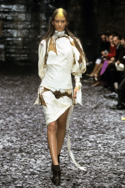 Look 3